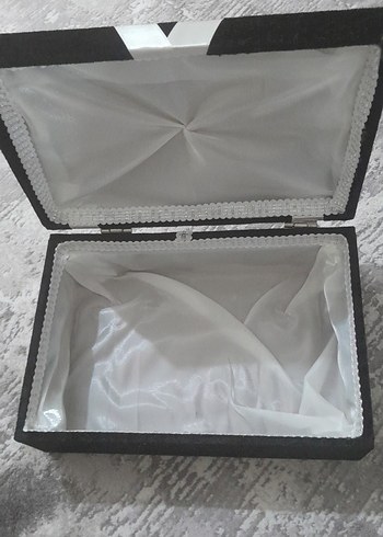 Beyaz Fiyonk Detaylı Gri Gotik Damat Sandığı - Görsel 2