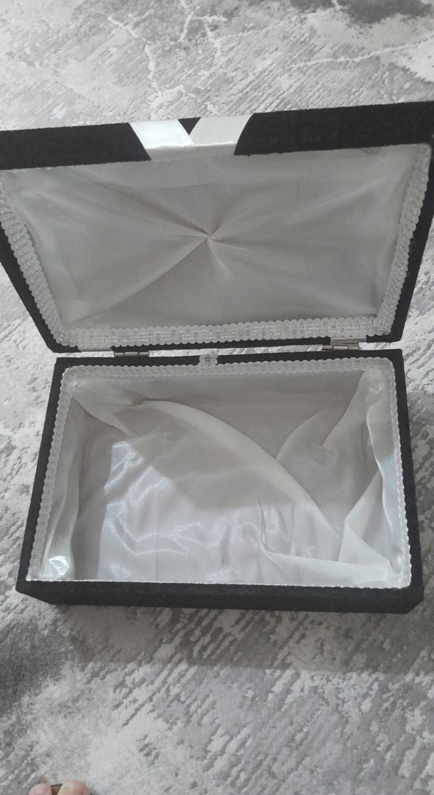 Beyaz Fiyonk Detaylı Gri Gotik Damat Sandığı - Görsel 2