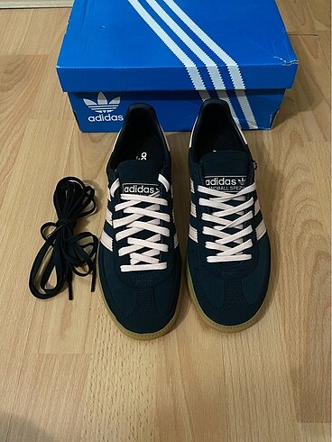 36,5 Beden Adidas handball spezial