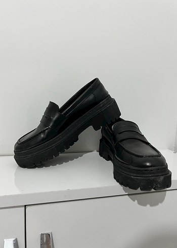 Siyah Topuklu Kadın Loafer
