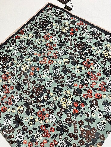 Çiçek Desen Pamuk Eşarp - Görsel 2