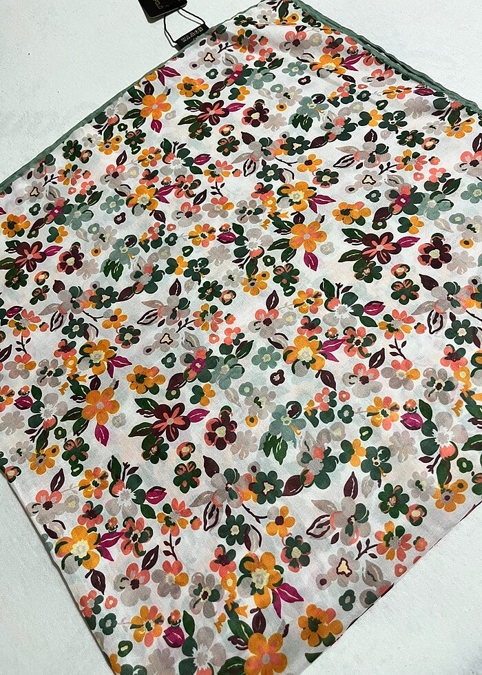 Çiçek Desen Pamuk Eşarp - Görsel 2