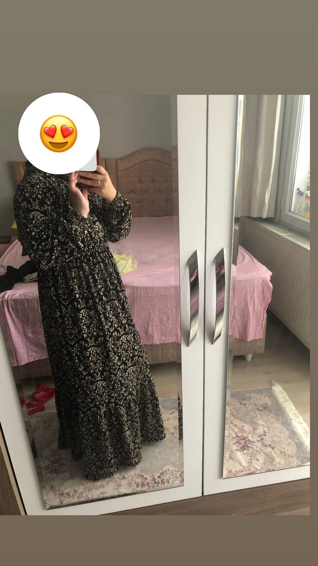 Drapeli Siyah Desenli Uzun Elbise - Görsel 2