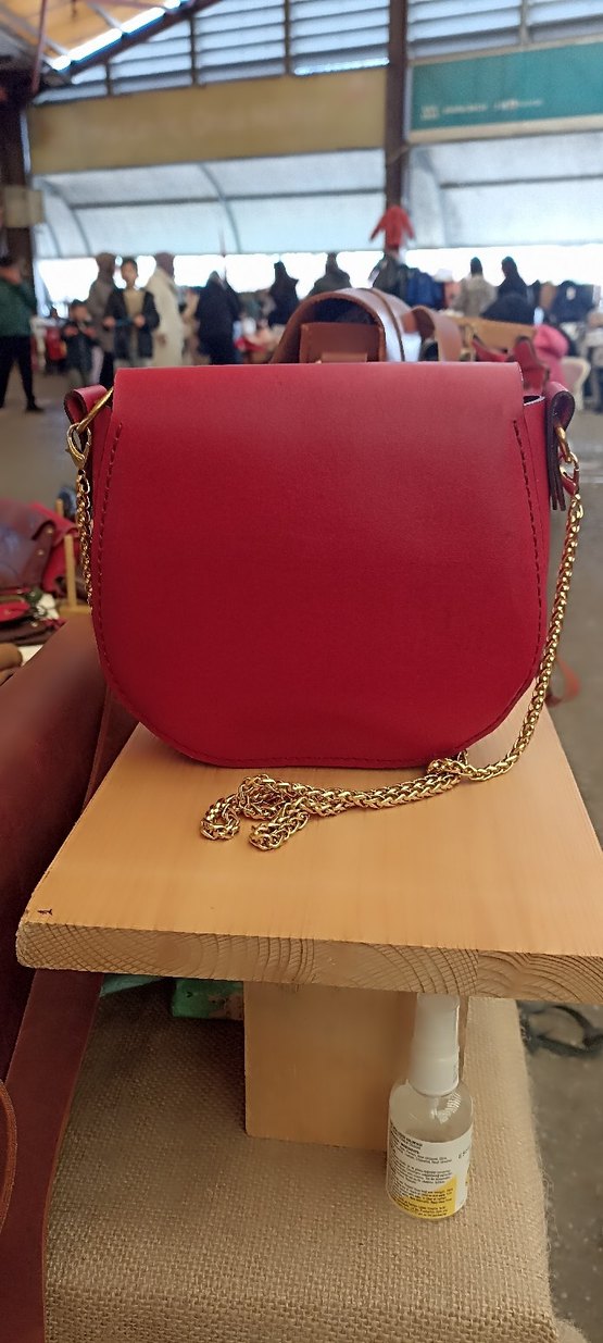 Kırmızı Zincir Detaylı Deri Kadın Çanta - Görsel 3