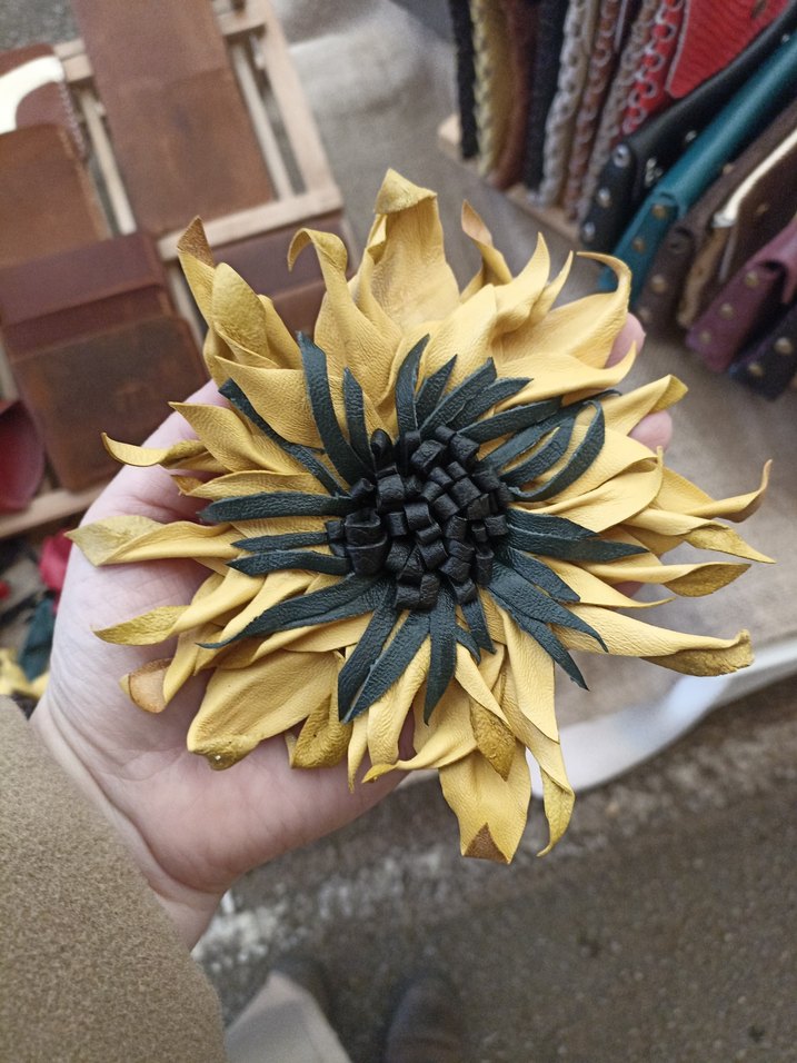 Sarı Bohem Çiçekli Broş - Görsel 2