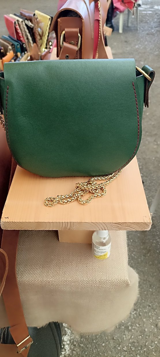 Zincir Detaylı Yeşil Deri Kadın Çanta - Görsel 3