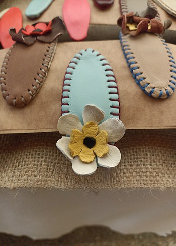 Çiçek Detaylı Renkli Tokalar - Görsel 2