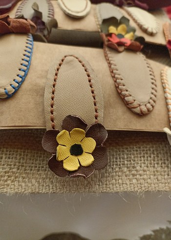 Çiçek Detaylı Renkli Tokalar - Görsel 3