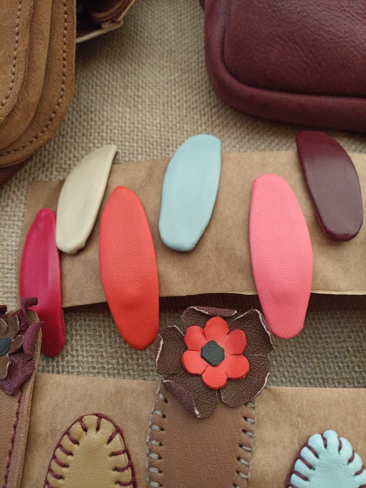 Çiçek Detaylı Renkli Tokalar - Görsel 4