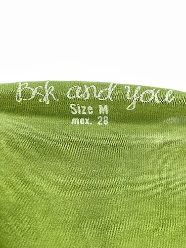m Beden yeşil Renk Bershka T-shirt %70 İndirimli.