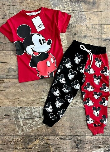 Mickey Mouse Detay Tarz Takım