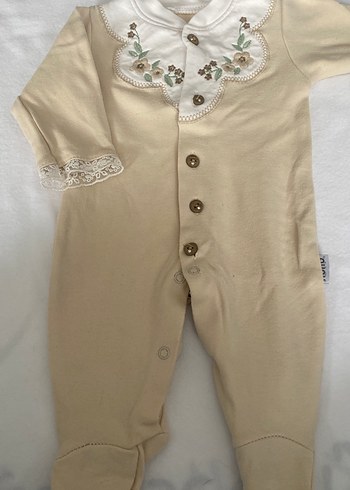 Düğmeli Nakışlı Bebek Kız Tulum - Görsel 2