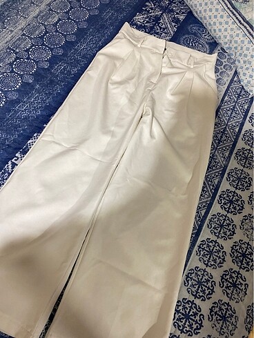 Diğer beyaz pantolon bolpaça