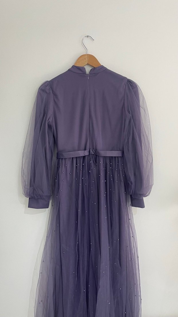 Lila rengi taşlı elbise - Görsel 2