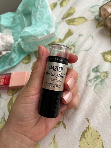 maybelline aydınlatıcı