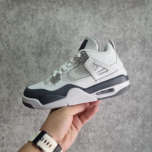 Nike jordan retro 4