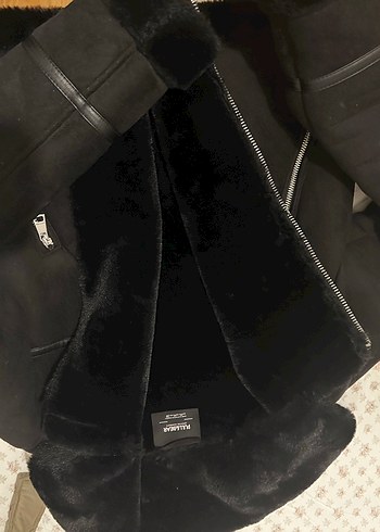 Pull and Bear Siyah Kürklü Kadın Midi Ceket