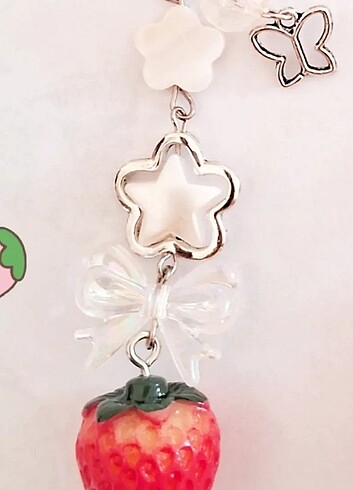 Beden Strawberry phone charm ???????? ilan açtırın