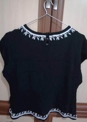 Nakışlı Siyah  Kısa Kollu Bluz - Görsel 4