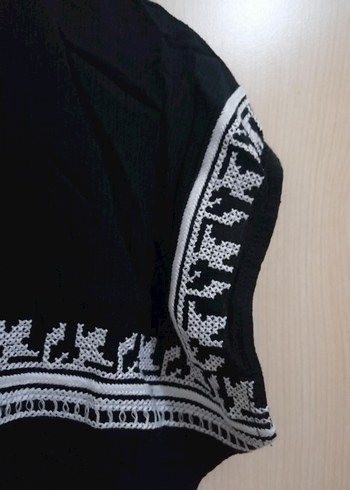 Nakışlı Siyah  Kısa Kollu Bluz - Görsel 3