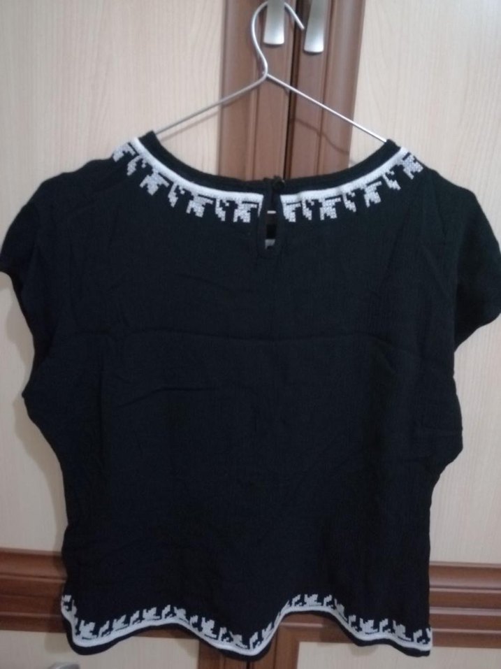 Nakışlı Siyah  Kısa Kollu Bluz - Görsel 4