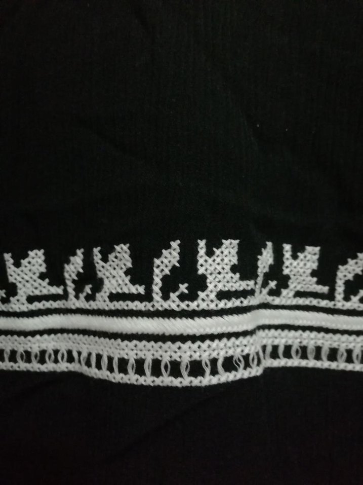 Nakışlı Siyah  Kısa Kollu Bluz - Görsel 2