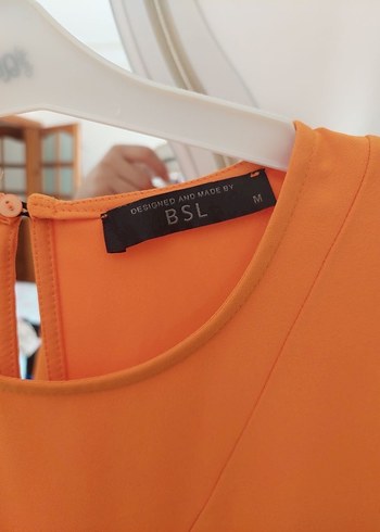 Asimetrik turuncu elbise çok şık - Görsel 6