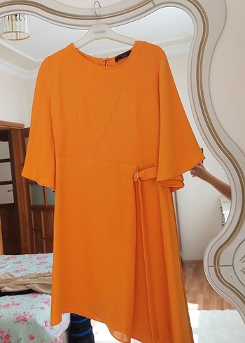 Asimetrik turuncu elbise çok şık - Görsel 4