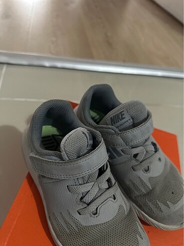 27 Beden Nike spor ayakkabı