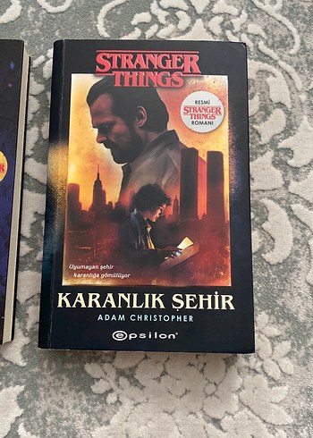 Beden Stranger Things Serisi: Şüpheci Zihinler & Karanlık Şehir