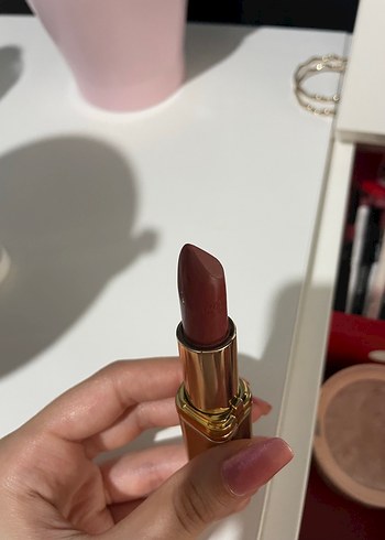 Beden pembe Renk loreal Color Riche 107