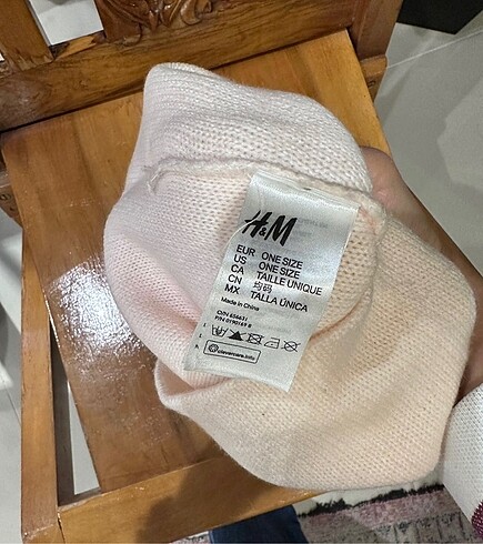H&M H&M pembe taşlı bere