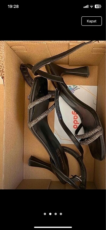 Nine West Siyah taşlı topuklu ayakkabı