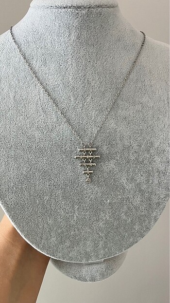 Tasarımcı Marka kolye