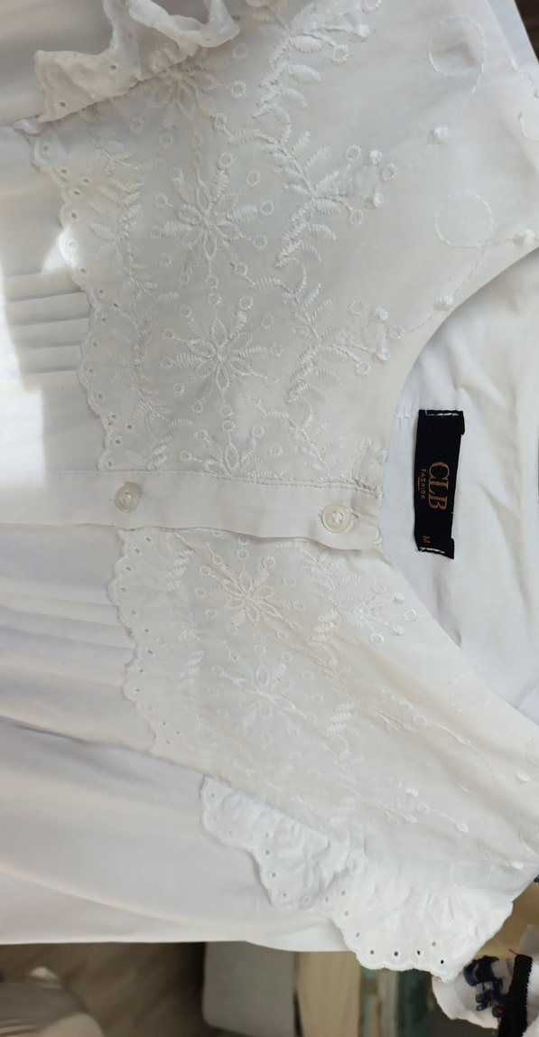 Nakışlı Beyaz Pamuklu Uzun Kollu Gömlek - Görsel 2