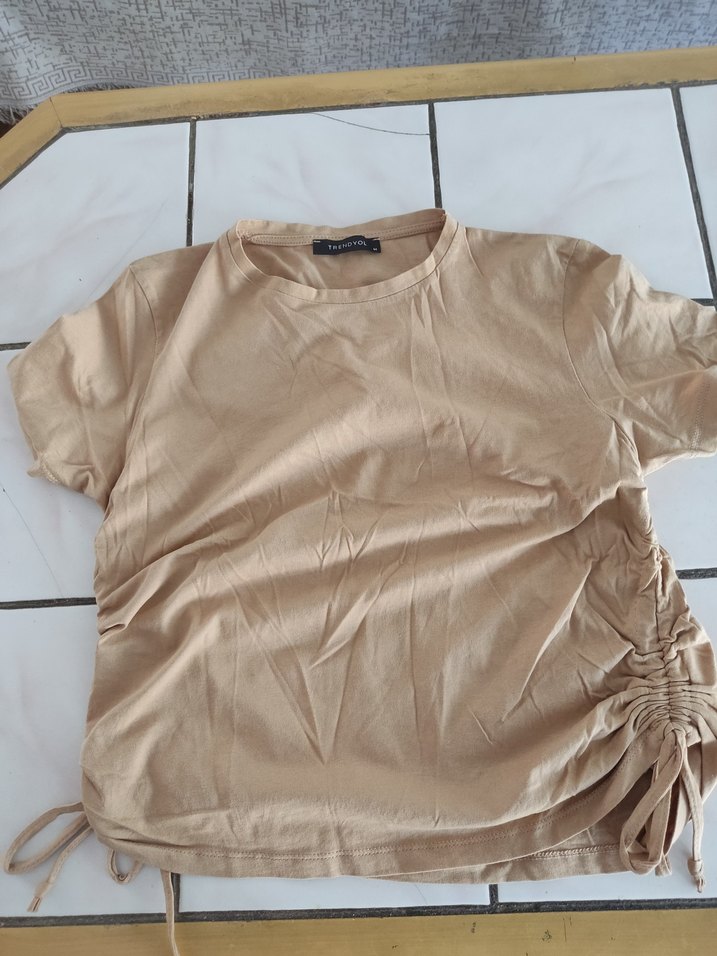 Bej Kısa Kollu Keten Tişört - Görsel 2