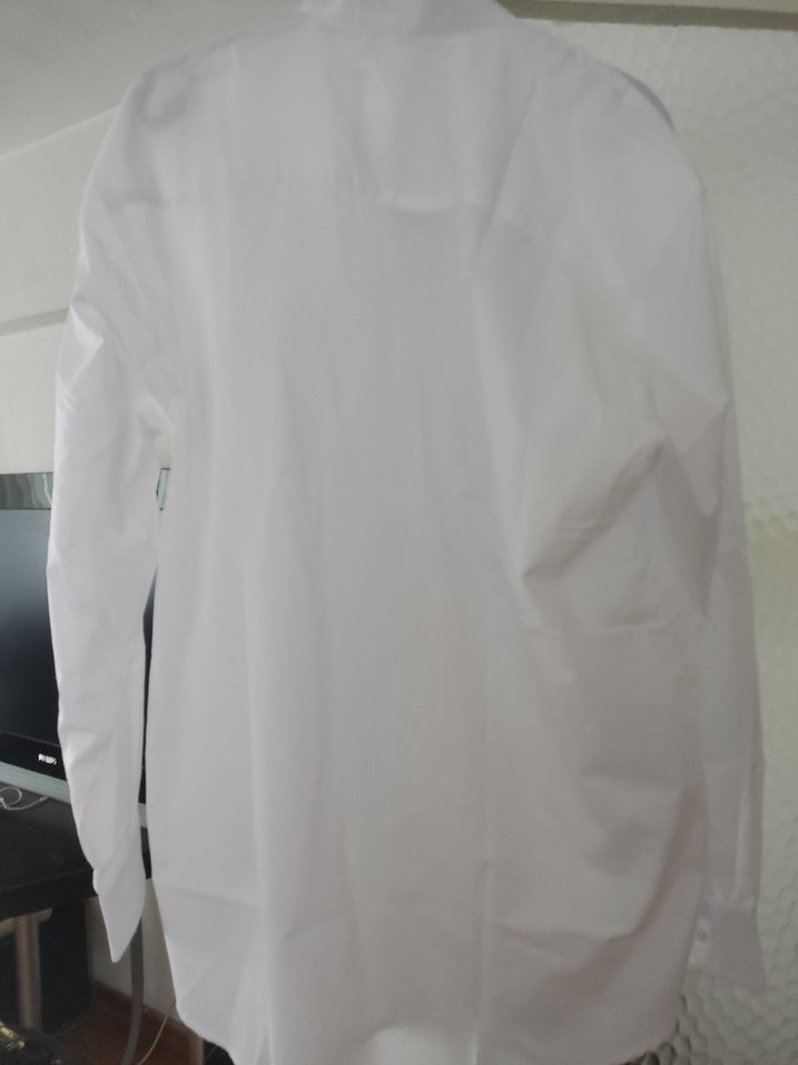 Erkek Beyaz V Yaka Pamuk Gömlek - Görsel 4