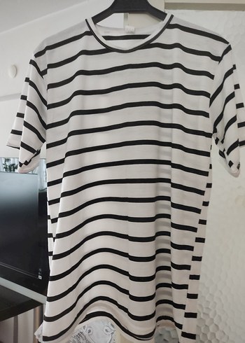 Kadın Beyaz Gri Çizgili Kısa Kollu Tişört - Görsel 2