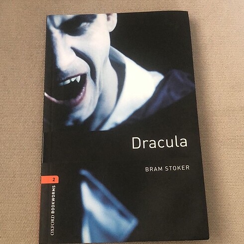 Dracula ~ Bram Stoker Oxford bookworms 2