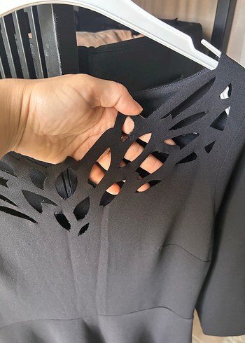 38 Beden siyah Renk Siyah lazer kesim yaka detaylı Elbise