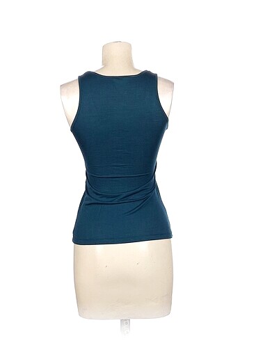 m Beden PreLoved T-shirt %70 İndirimli.
