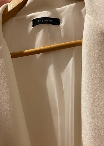 Düğmeli Beyaz Midi Kadın Blazer Ceket - Görsel 2