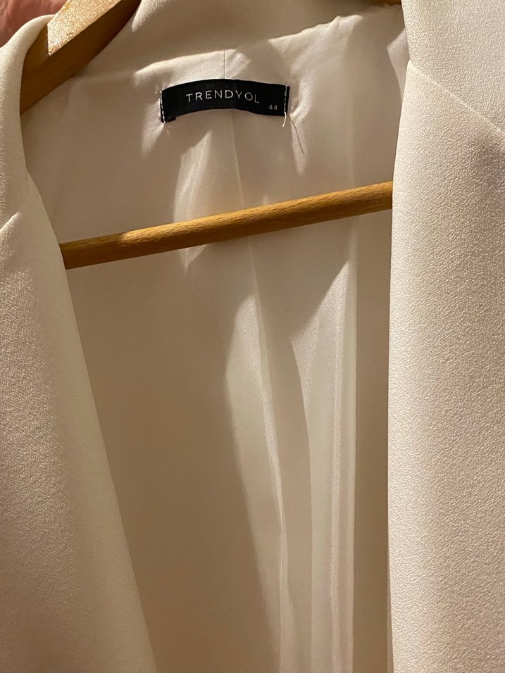 Düğmeli Beyaz Midi Kadın Blazer Ceket - Görsel 2