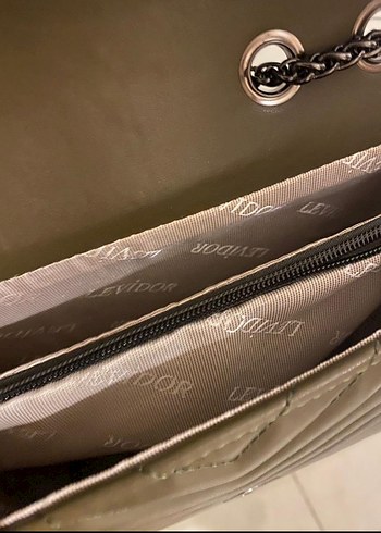 Zincir Detaylı Yılan Desenli Deri Kadın Çanta - Görsel 2