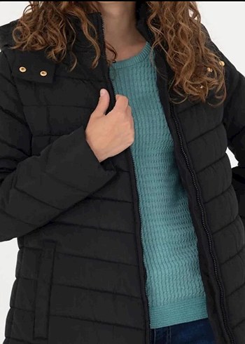 Siyah Kemerli Uzun Kadın Kışlık Mont - Görsel 3