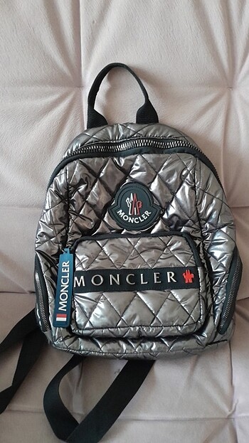 Moncler sırt çantası