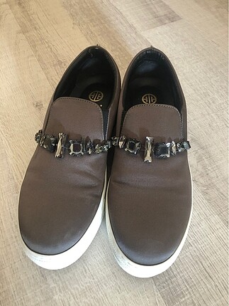 Elle Sneakers