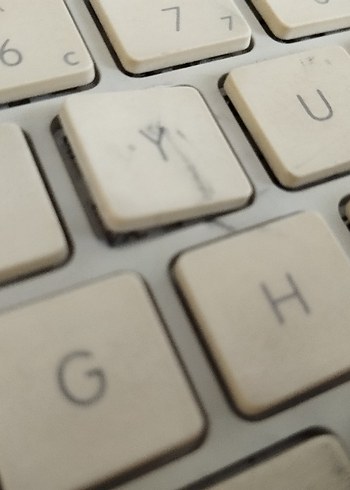Beden Renk Beyaz MacBook Dizüstü Bilgisayar