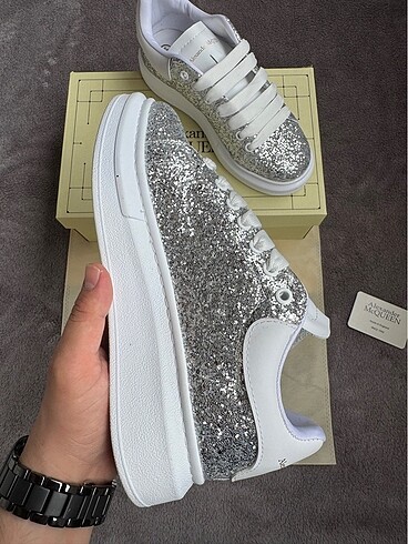 40 Beden Alexander McQueen