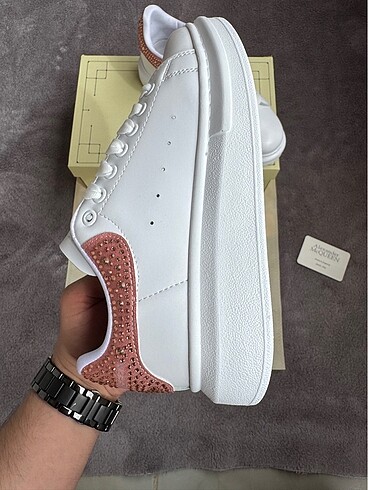 39 Beden Alexander McQueen